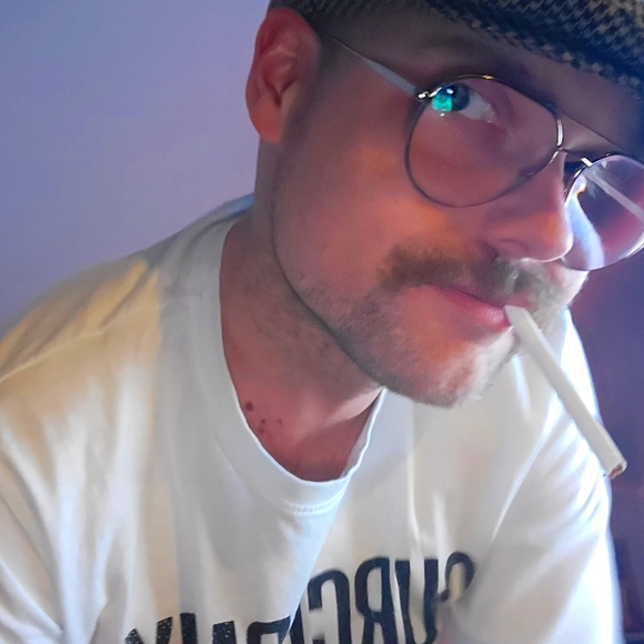 Meet your Posher, Cory - Picture 1 of 9